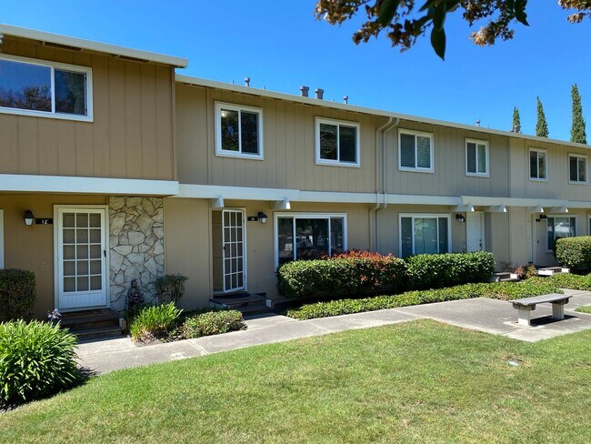property at 11 Sutter Creek Ln