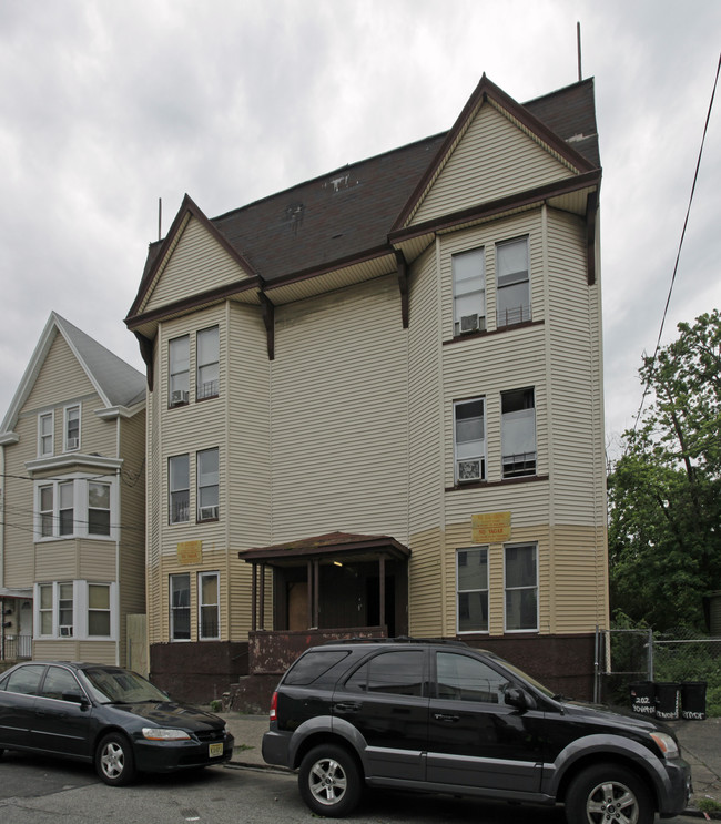 200-202 Governor St in Paterson, NJ - Building Photo - Building Photo