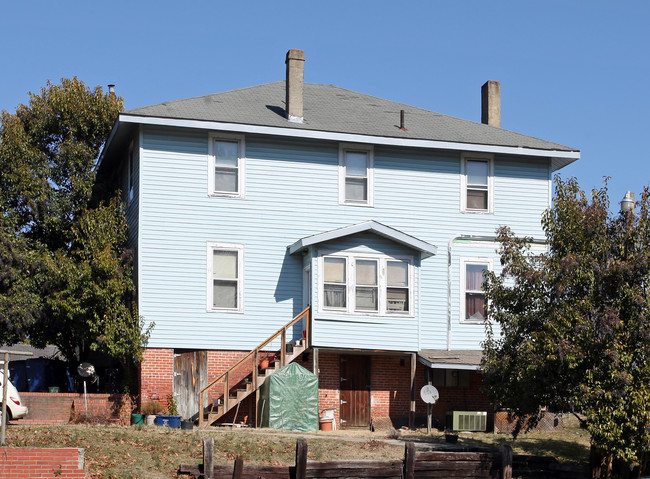 206 E Church St in Smithfield, NC - Foto de edificio - Building Photo