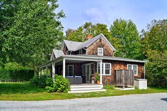 15 Buell Ln in East Hampton, NY - Foto de edificio - Building Photo