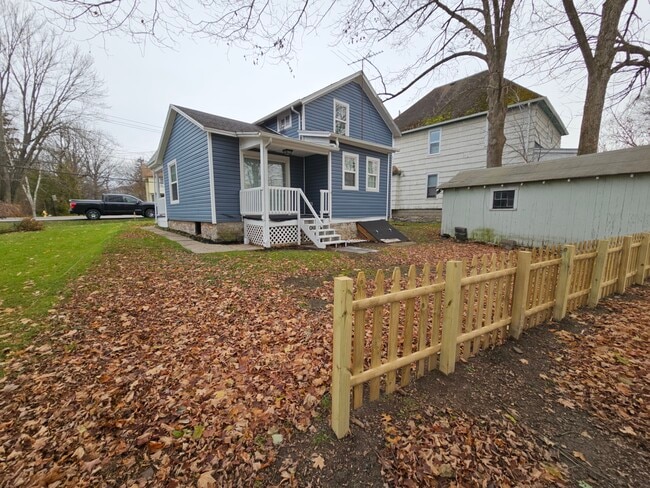 7381 Owasco Rd in Auburn, NY - Foto de edificio - Building Photo