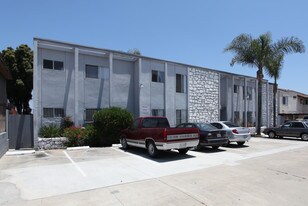 Garden Vista Apartments in San Diego, CA - Building Photo