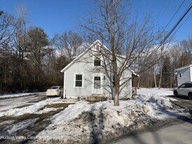 103-105-105 Flatbush Camp Rd in Saugerties, NY - Building Photo