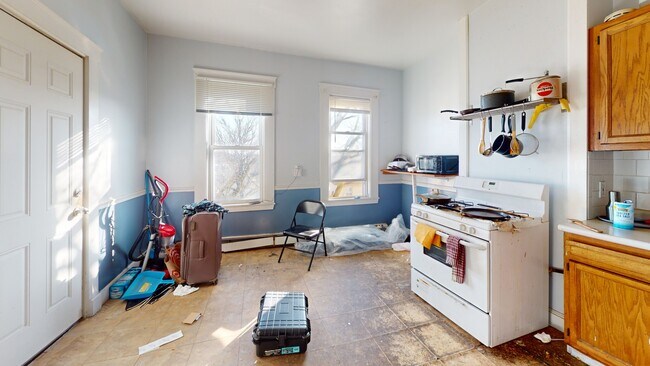 36 Mozart St, Unit 3 in Boston, MA - Foto de edificio - Building Photo