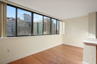 8 Whittier Pl, Unit 7F in Boston, MA - Building Photo - Building Photo