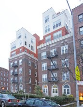 490 Ocean Parkway in Brooklyn, NY - Building Photo - Building Photo