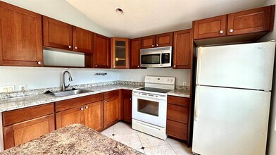 439 46th St, Unit 2 in West Palm Beach, FL - Building Photo - Building Photo