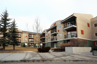 69 Springborough Crt SW in Calgary, AB - Building Photo - Building Photo