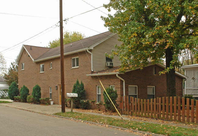 722 Main St in Belpre, OH - Building Photo - Building Photo