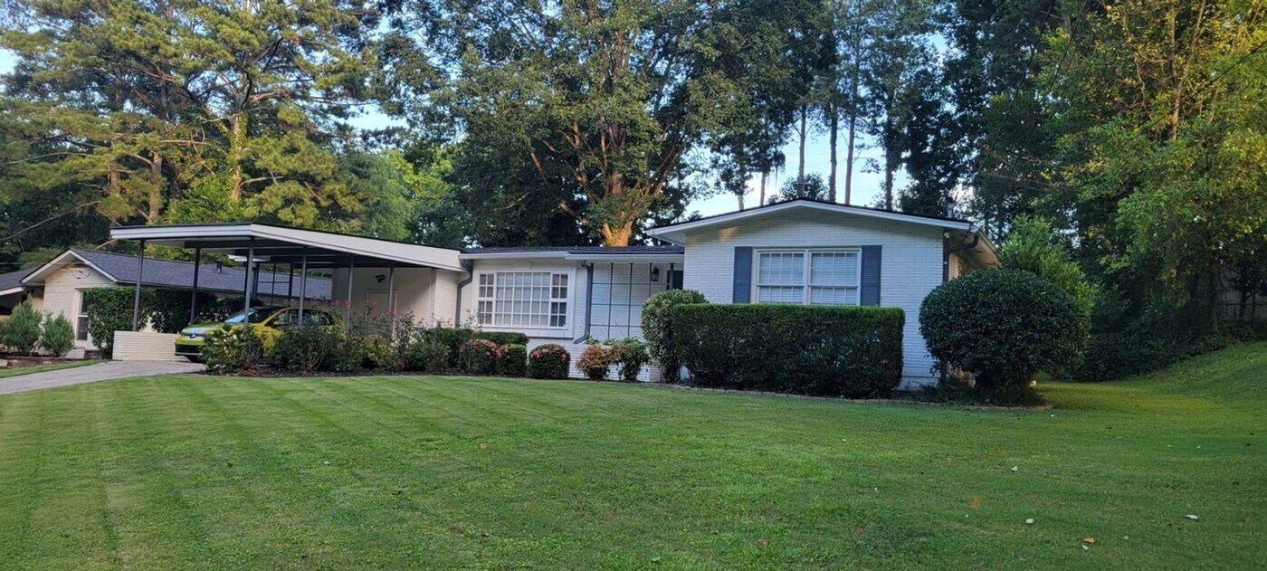 3677 Admiral Dr in Chamblee, GA - Building Photo