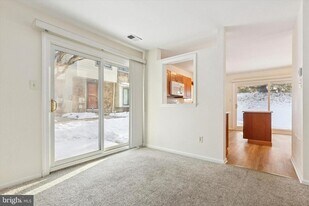 23 Flintlock Ln in Chesterbrook, PA - Building Photo