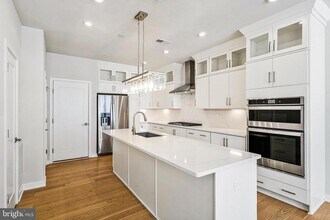 7504 Sawyer Farm Wy in McLean, VA - Building Photo - Building Photo