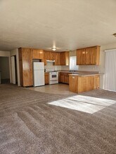 214 Oak St in Rogue River, OR - Building Photo - Building Photo