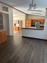 817 Wilderness Dr in McPherson, KS - Building Photo - Building Photo