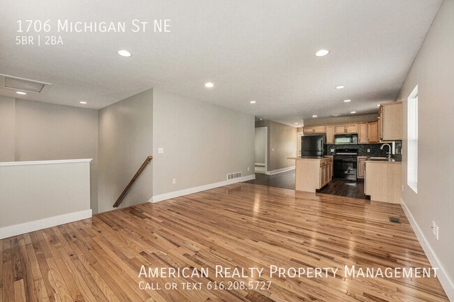 1706 Michigan St NE in Grand Rapids, MI - Building Photo - Building Photo