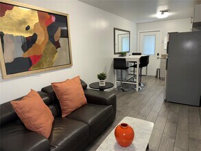 1604 SW 9th St in Miami, FL - Building Photo - Building Photo