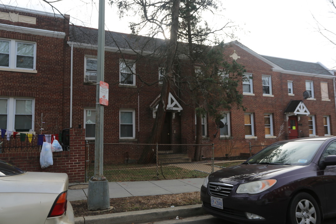 1421 Staples St NE in Washington, DC - Building Photo