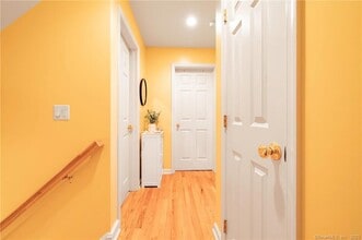 160 Glenbrook Rd in Stamford, CT - Building Photo - Building Photo