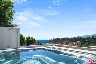 339 Adelaide Dr in Santa Monica, CA - Building Photo - Building Photo