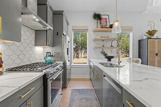 4710 Mt Vernon Dr in Austin, TX - Building Photo - Building Photo