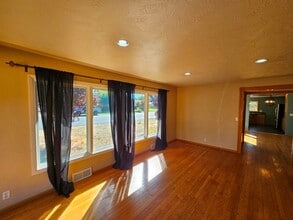 773 Maine Ave NE in Keizer, OR - Building Photo - Building Photo