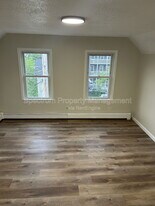 195 Holland St in Lewiston, ME - Building Photo