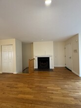 24 Alton Pl, Unit 24B in Brookline, MA - Building Photo - Building Photo