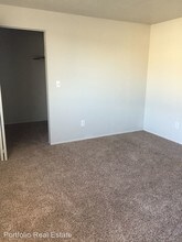 1215 W Ivy Ave in Moses Lake, WA - Building Photo - Building Photo