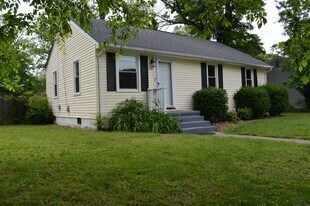 1115 Stewart Dr in Williamsburg, VA - Building Photo