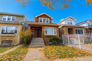 2743 N Rutherford Ave in Chicago, IL - Building Photo