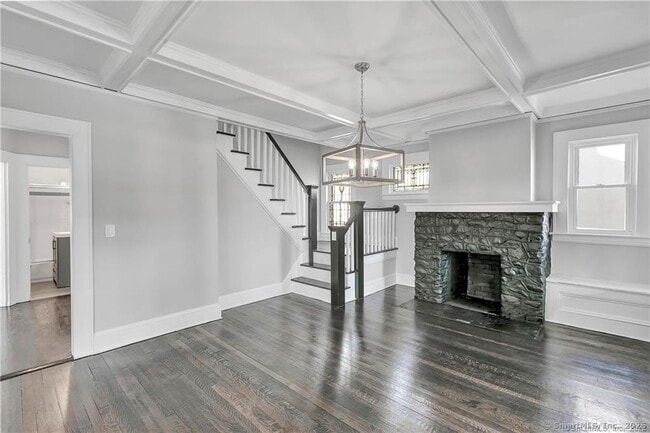 2065 Barnum Ave in Stratford, CT - Building Photo - Building Photo