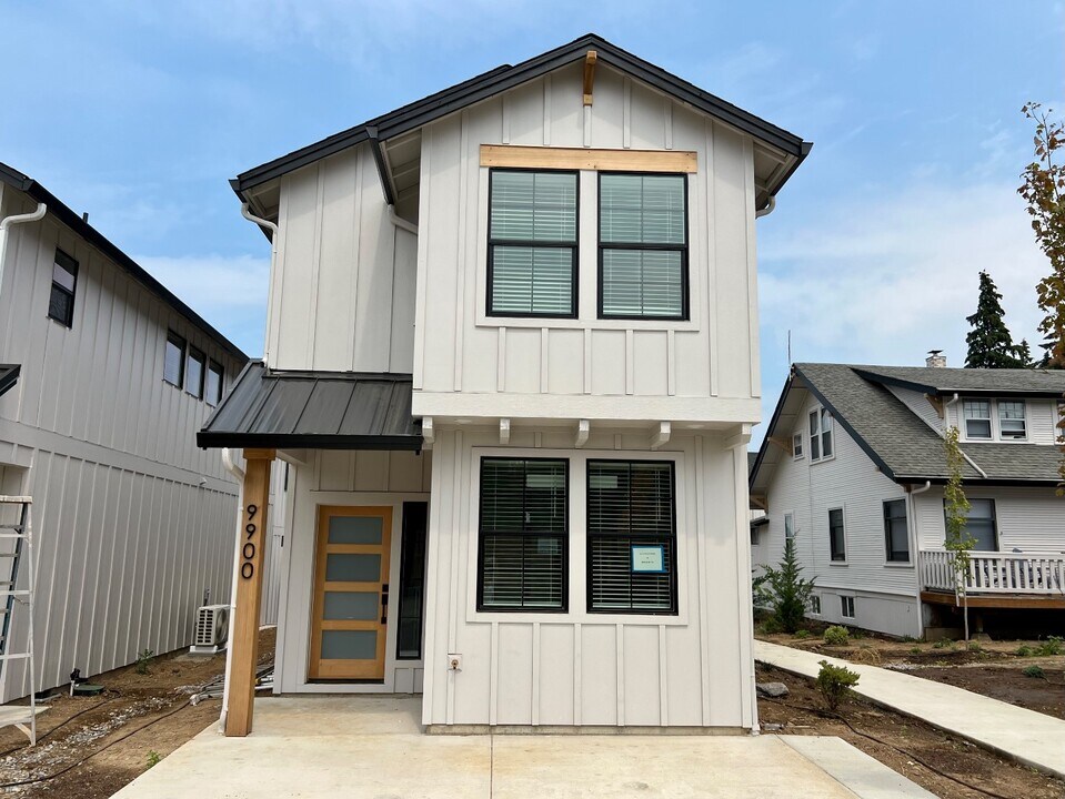 9900 NE 46th Ct in Vancouver, WA - Building Photo