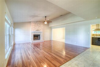 10515 Scotland Well Dr in Austin, TX - Building Photo - Building Photo