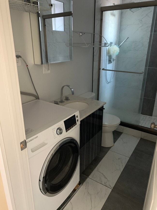 718 N 15th St in Philadelphia, PA - Building Photo - Building Photo