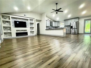 160 Maddox Rd in Buford, GA - Building Photo - Building Photo