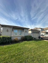 7056 Kelmscott Ln in Roseville, CA - Building Photo