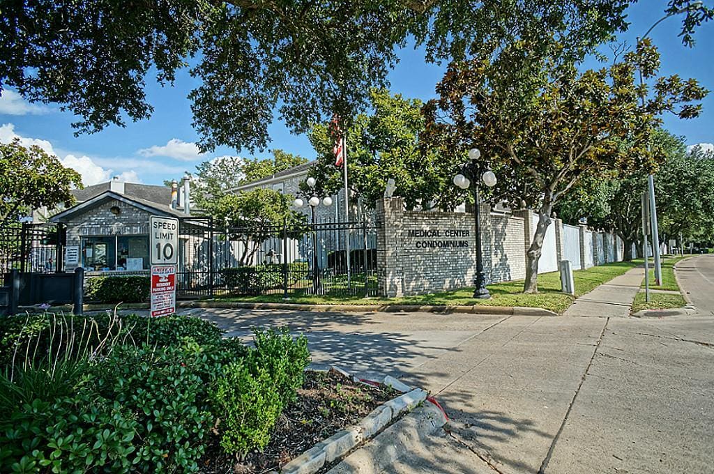 7659 Cambridge St Photo