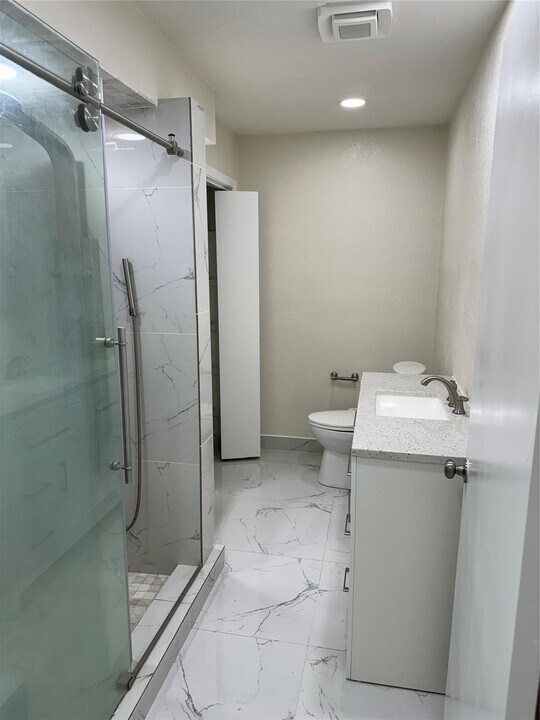 9102 N Allegro St in Houston, TX - Building Photo