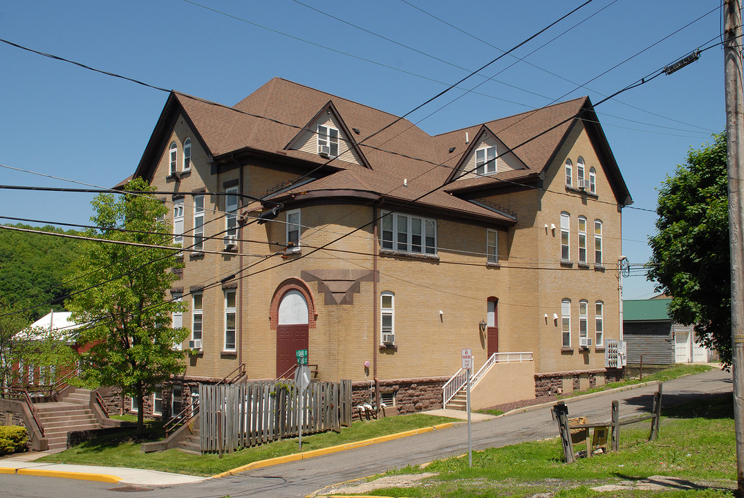 Girardville Towers in Girardville, PA - Building Photo