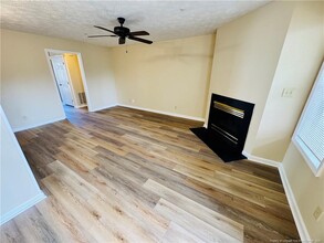 333 Waterdown Dr in Fayetteville, NC - Foto de edificio - Building Photo