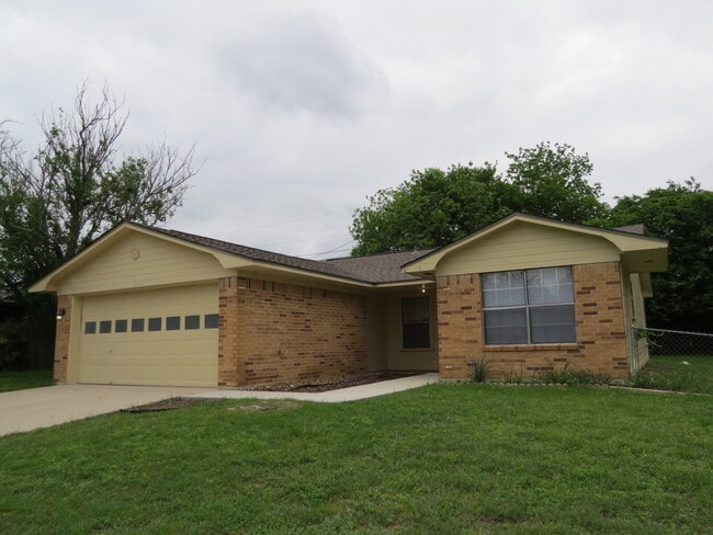 2402 Lazy Ridge Dr in Killeen, TX - Building Photo - Building Photo