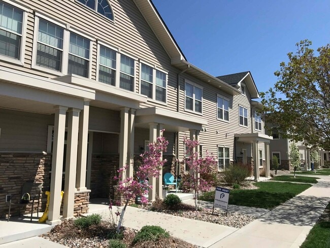 2725 Northridge Pkwy in Ames, IA - Building Photo - Building Photo