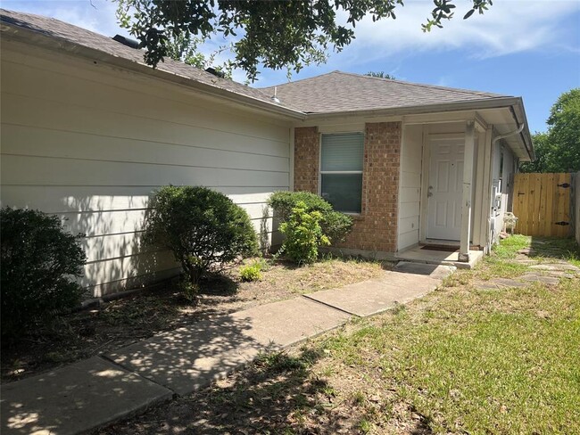 property at 16301 Hamilton Point Cir