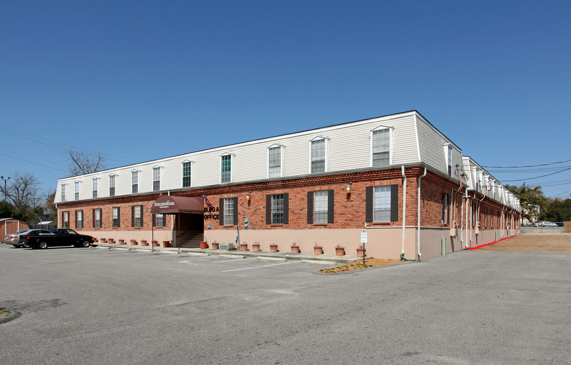 Fontainebleau Apartments in Mobile, AL - Building Photo