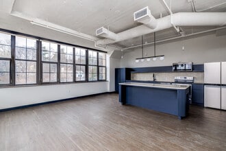 The Dean in Ithaca, NY - Foto de edificio - Interior Photo