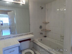 3610 NW 21st St in Lauderdale Lakes, FL - Building Photo - Building Photo