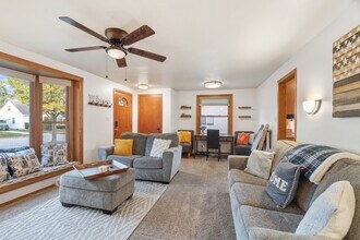 1253 Roscoe St in Green Bay, WI - Building Photo - Building Photo