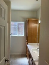 1554-1554 Hartell St in Medford, OR - Building Photo - Building Photo