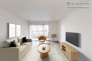 333 1st St in Seal Beach, CA - Building Photo