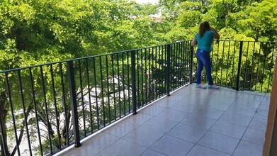 1990 W 56th St, Unit 1319 in Hialeah, FL - Foto de edificio - Building Photo